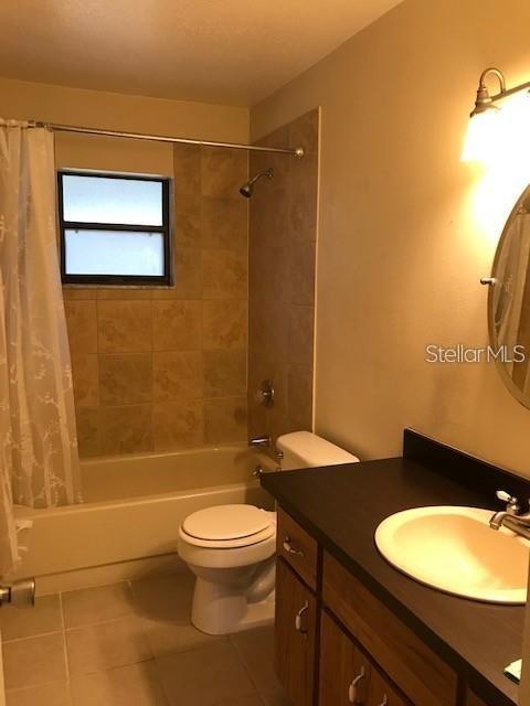 Building Photo - 3026 NE 39th Pl