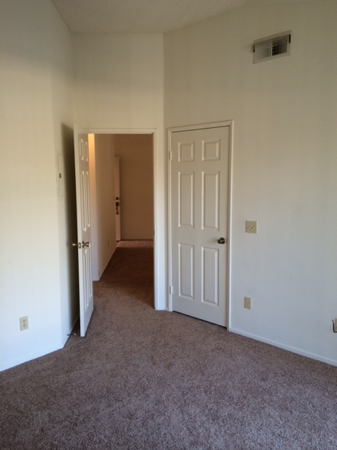 Building Photo - JESS RANCH!! 2 BEDROOM/2 BATH CONDO IN 55+...