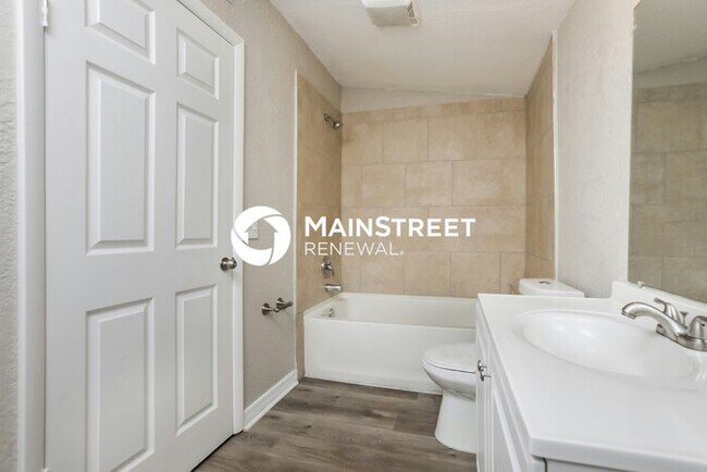 Building Photo - 3 Bedroom Pet-Friendly Home in SANFORD, FL with Main Street Renewal