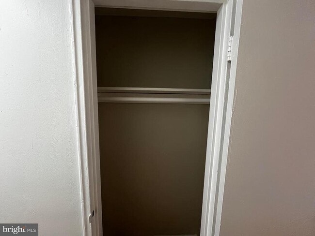 Building Photo - 91 Oak St