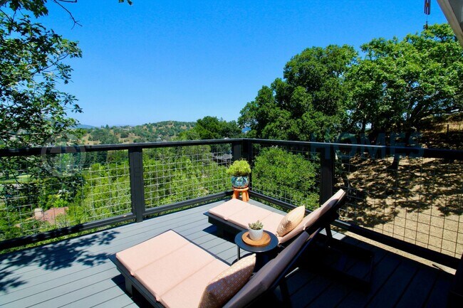 Building Photo - Fully Furnished 5BD/2.5BA Hillside View Home-FOUNDATION
