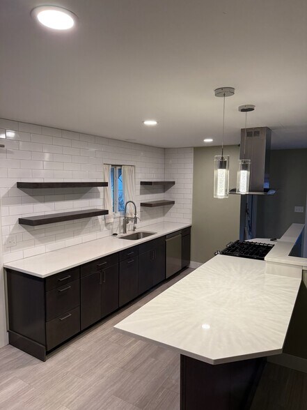 Building Photo - 1103 Ravenwood Ave