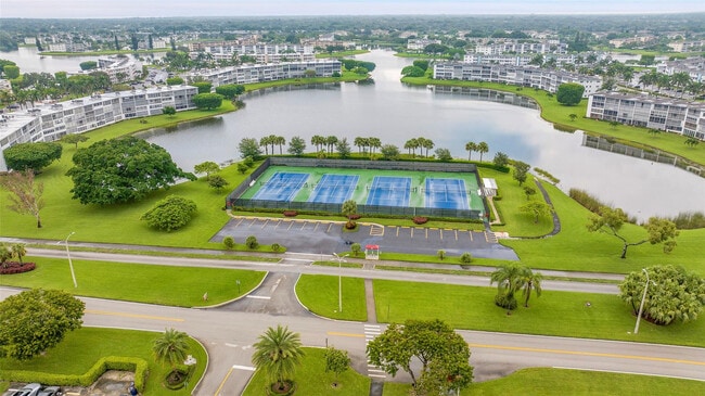 Building Photo - 436 Fanshaw K