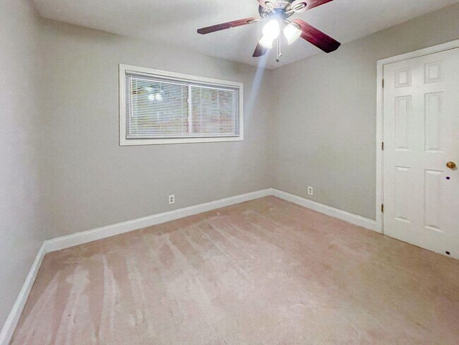 Building Photo - Charming 2 beds 1 bath Condo in Atlanta!