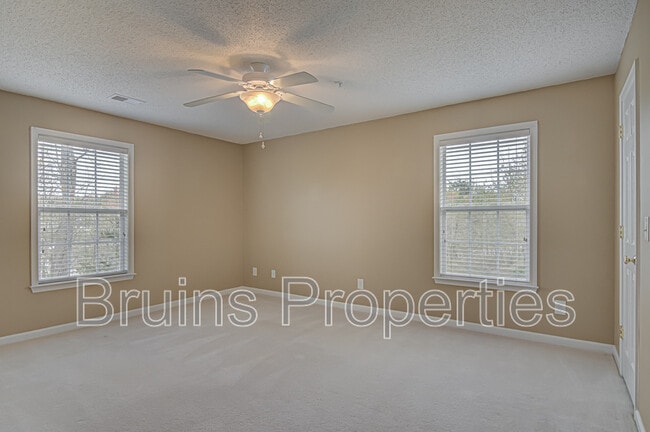 Building Photo - 6113 Hedgecock Cir