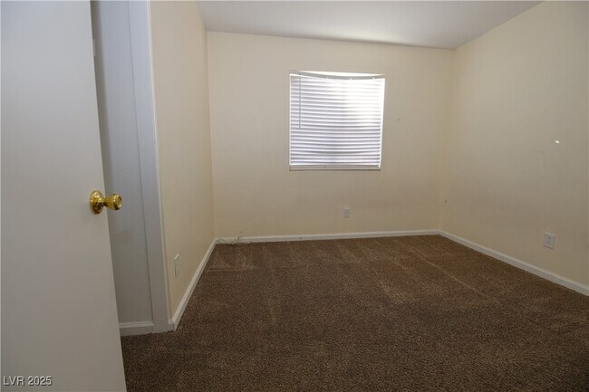 Building Photo - 5200 Brookmere Dr