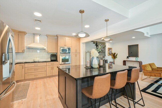 Building Photo - 207 Shearwater Ct W