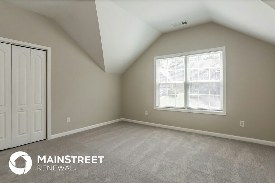Building Photo - 1299 Vonda Ln SW