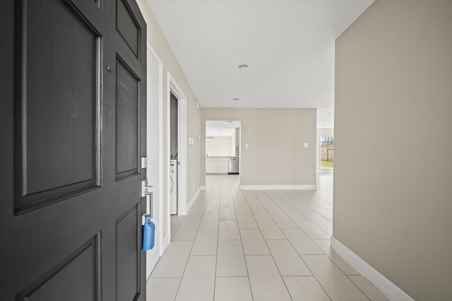 Building Photo - 7010 Pembrough Ln