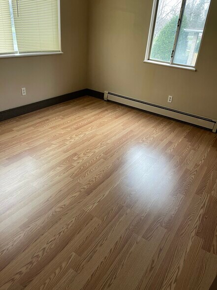 Building Photo - 735 Mauro Cir SE