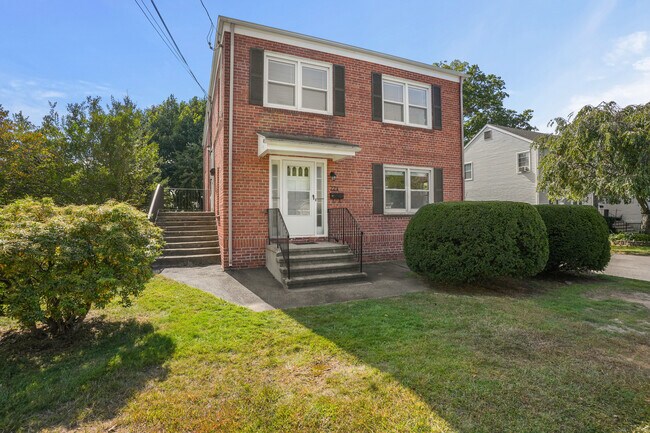 Building Photo - 221 Hunyadi Ave
