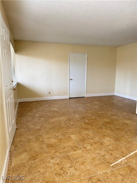 Building Photo - 350 E Desert Inn Rd