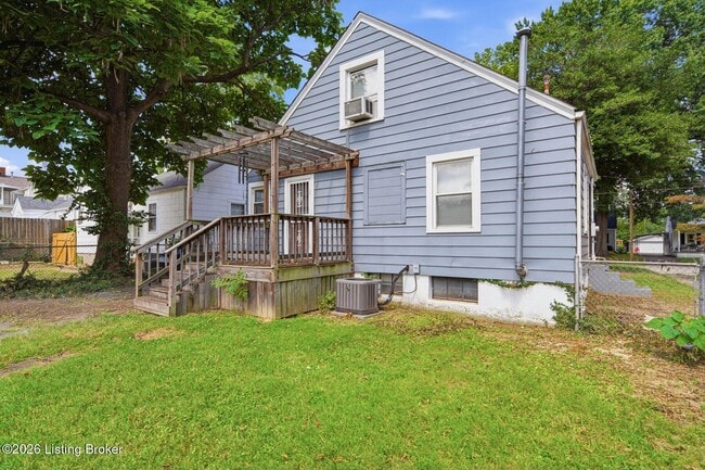 Building Photo - 1050 Oakwood Ave