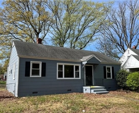 Building Photo - 3 Bedroom / North Avenue, 23222