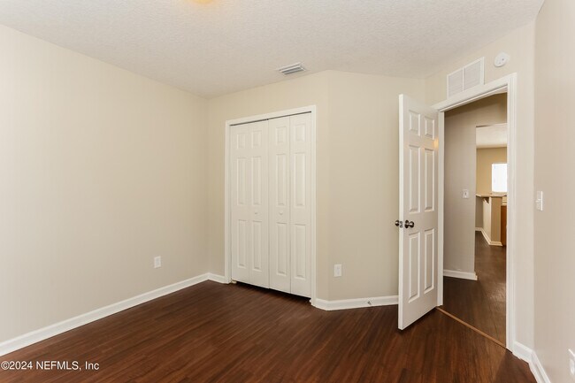 Building Photo - 8566 Maple St