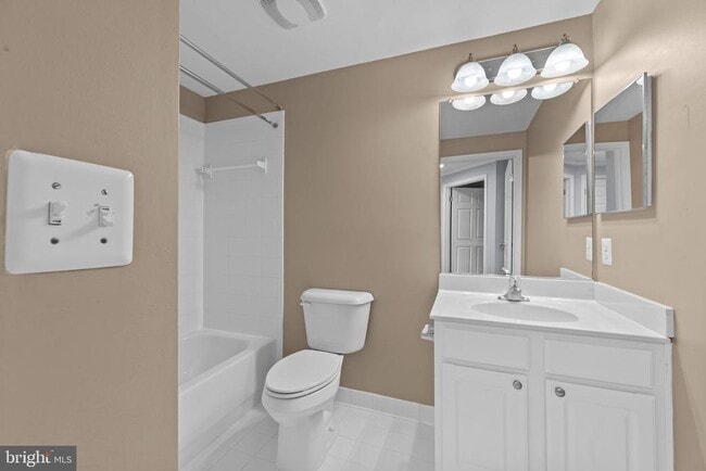 Building Photo - 1127 Lake Heron Dr