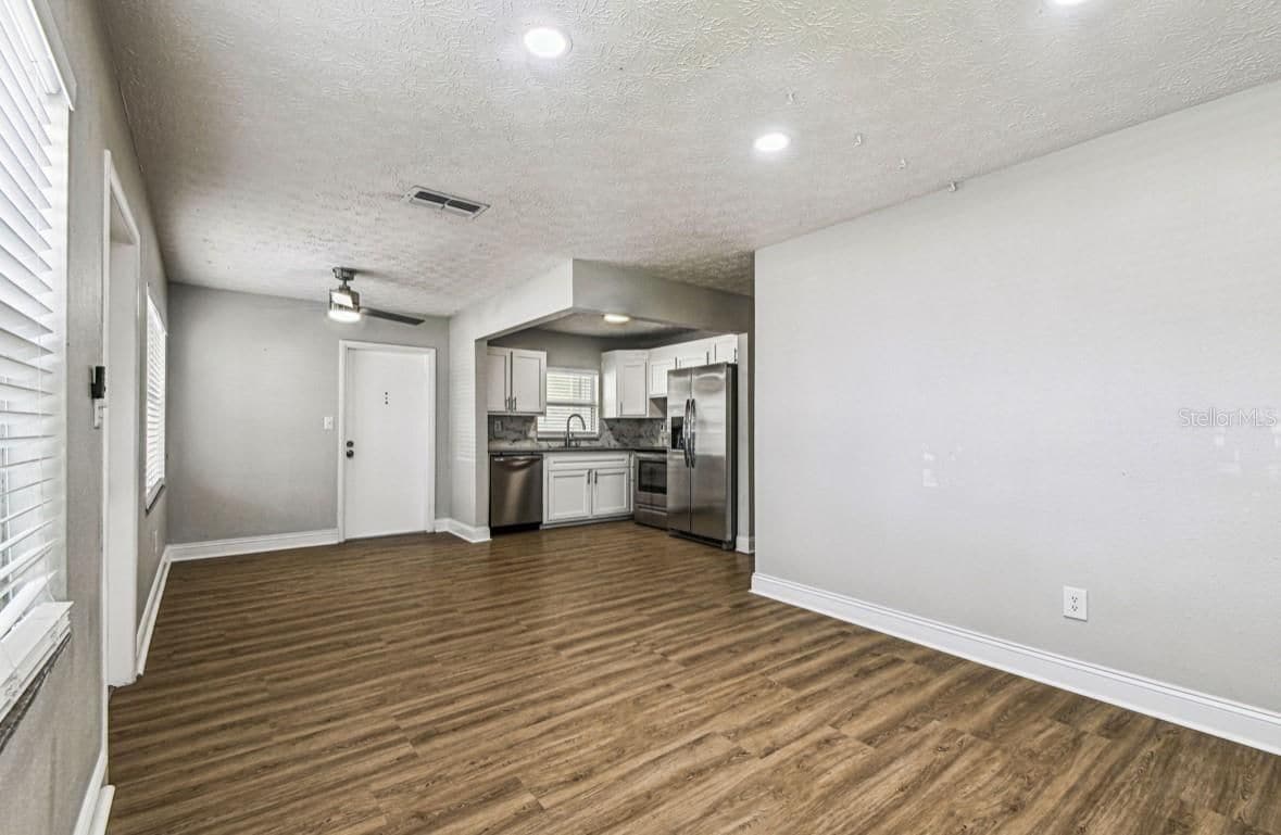 Building Photo - 10215 N 23rd St