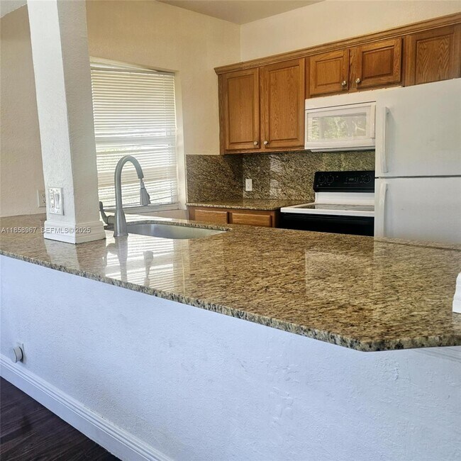 Building Photo - 3116 E Sunrise Blvd