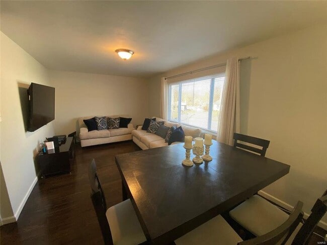 Building Photo - 7 Edgeworth Ave