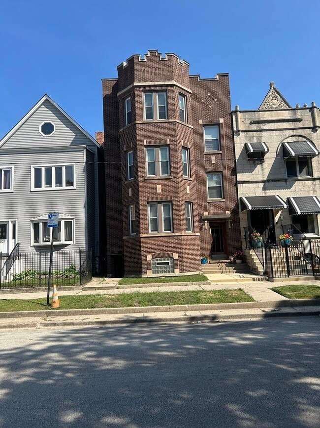 Primary Photo - 6523 S Greenwood Ave