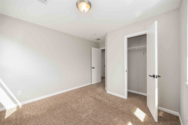 Building Photo - 2623 Skyview Glen Ct