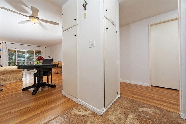 Building Photo - Bright 2BR/1.5BA Condo in Prime La Mesa Vi...