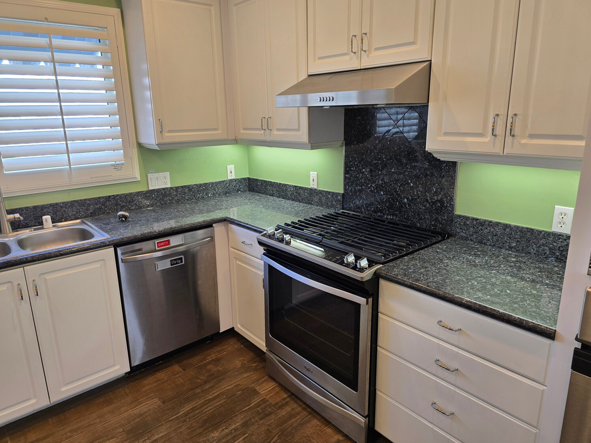 Building Photo - 832 Legacy Dr