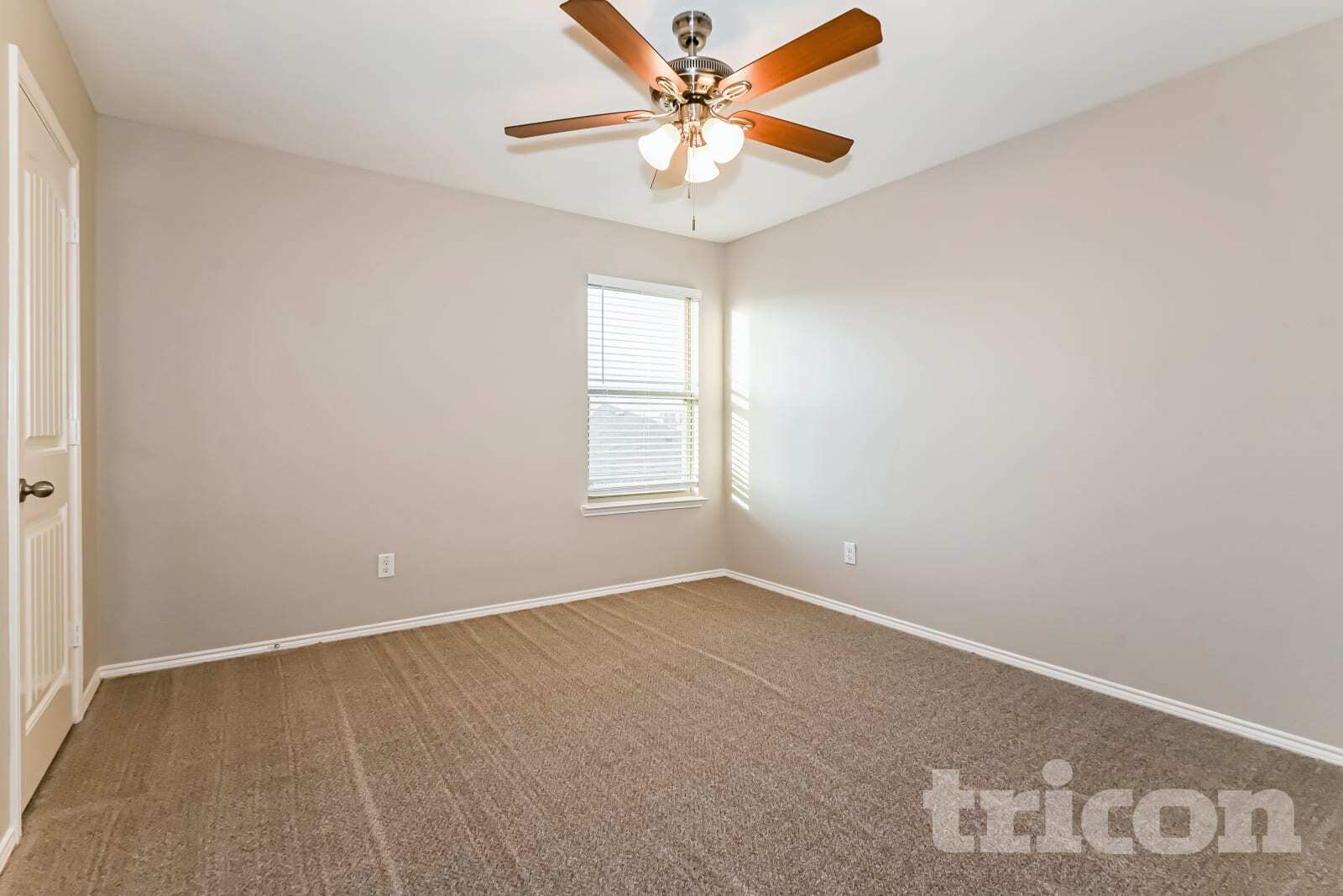 Building Photo - 2905 Englenook Dr