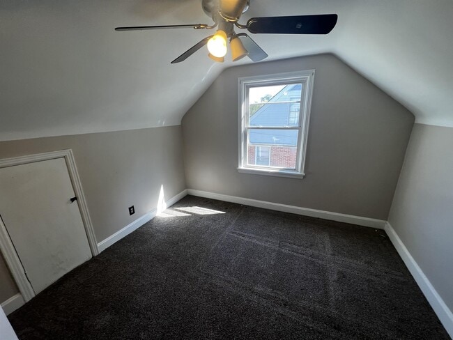 Building Photo - 1002 Meadow Hill Rd