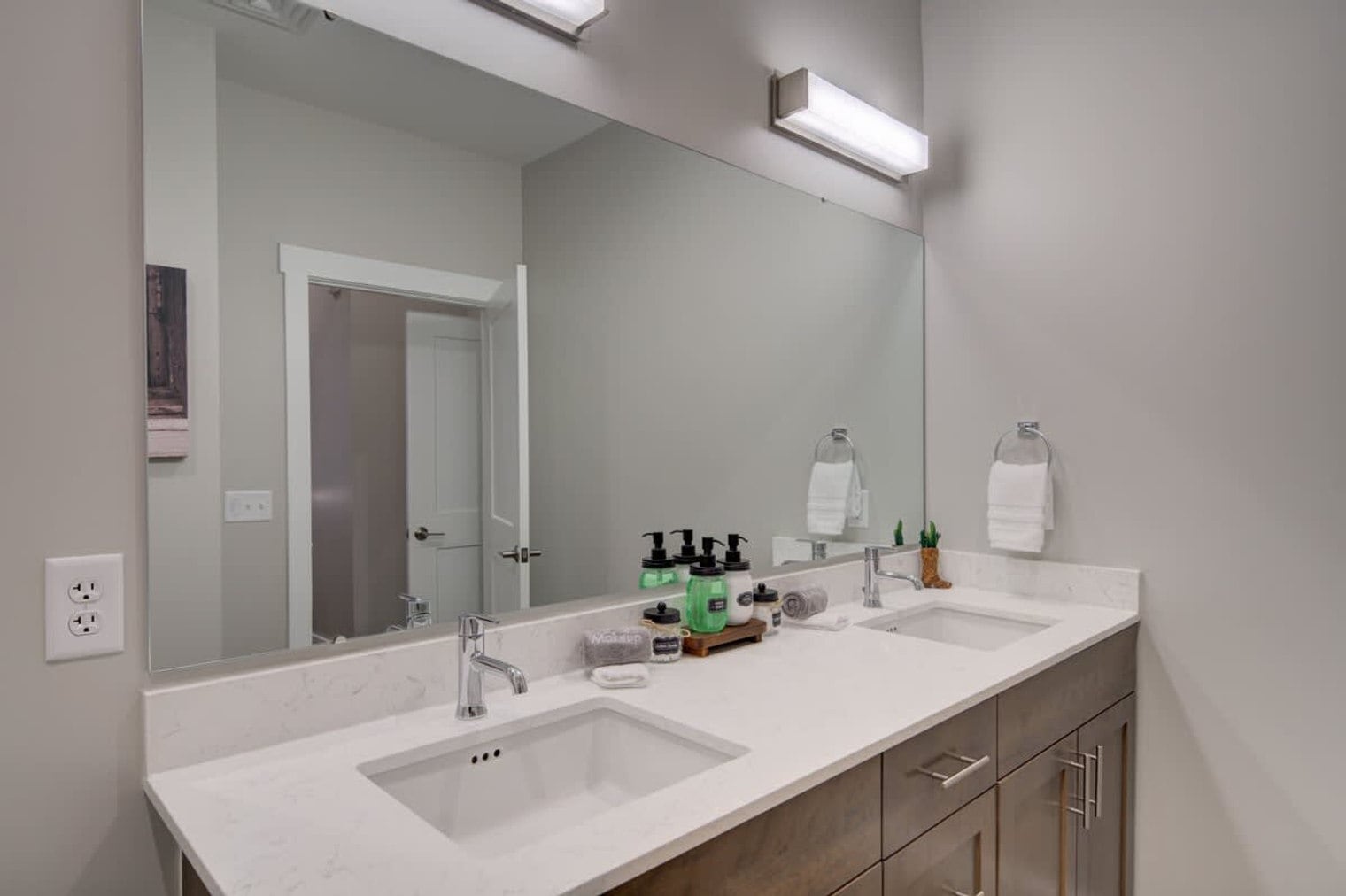 Building Photo - 110 W Beall St