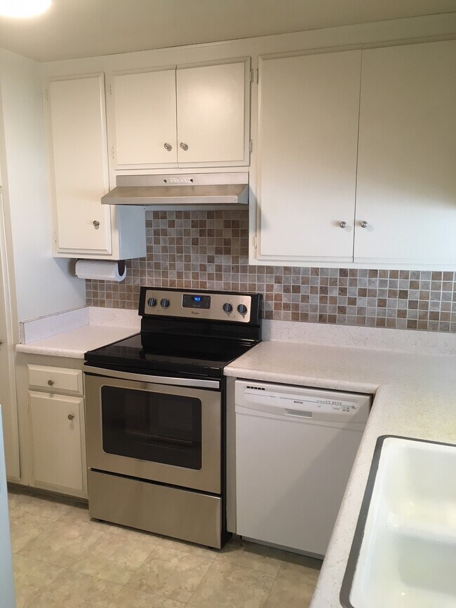 kitchen - 1187 E 3rd St