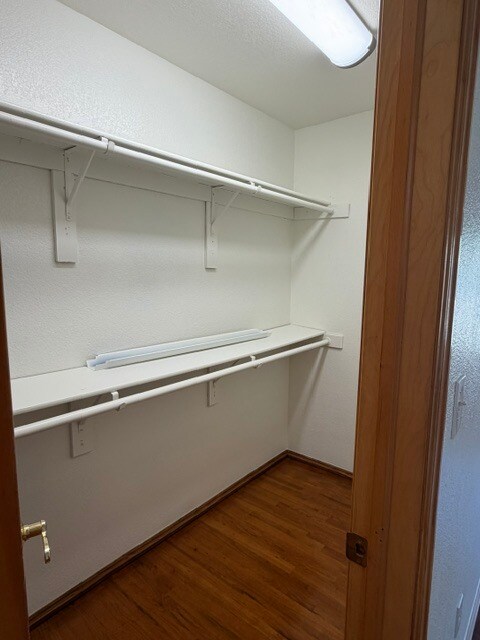 Building Photo - 1112 Meadow Oaks Dr
