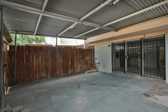 Building Photo - 8202 Fondren Rd