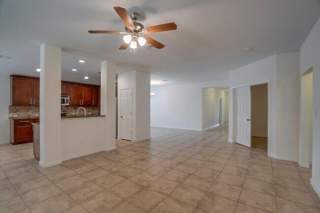 Building Photo - 30126 Bumble Bee Dr