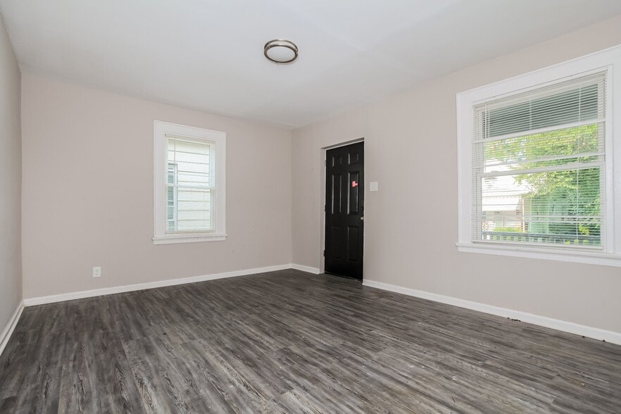 Building Photo - 1329 Wheeler St