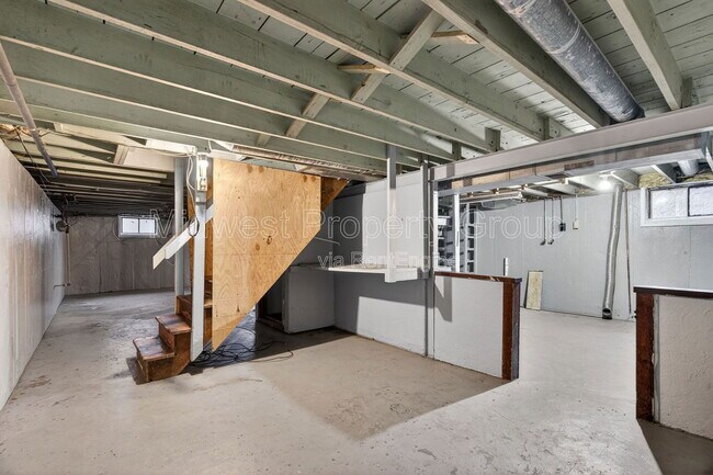 Building Photo - 1015 Avant Dr