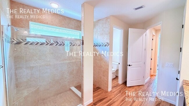 Building Photo - 1102 Victoria Hills Dr S