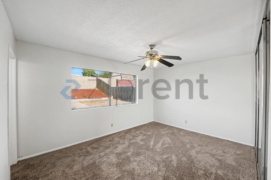 Building Photo - Unit