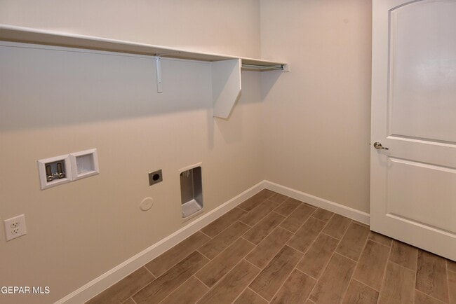 Building Photo - 705 Paseo De La Reina St