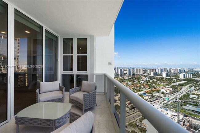 Building Photo - 18201 Collins Ave