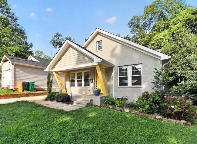 Building Photo - Charming 3BD/2BA Bungalow in Druid Hills!