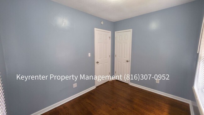 Building Photo - 5910 Park Ave