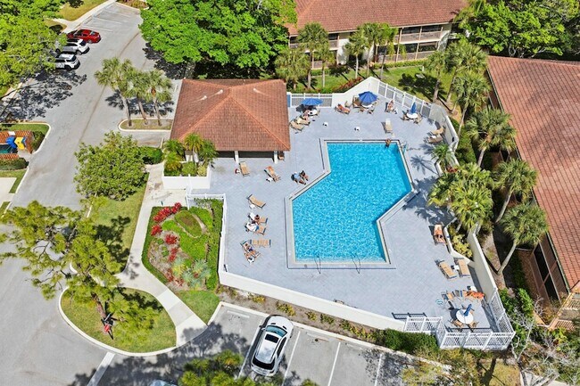 Building Photo - 137 Brackenwood Rd