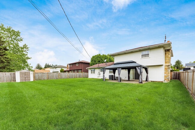 Building Photo - 2715 Kenview Rd S