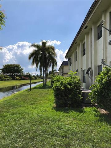 Building Photo - 11150 Royal Palm Blvd