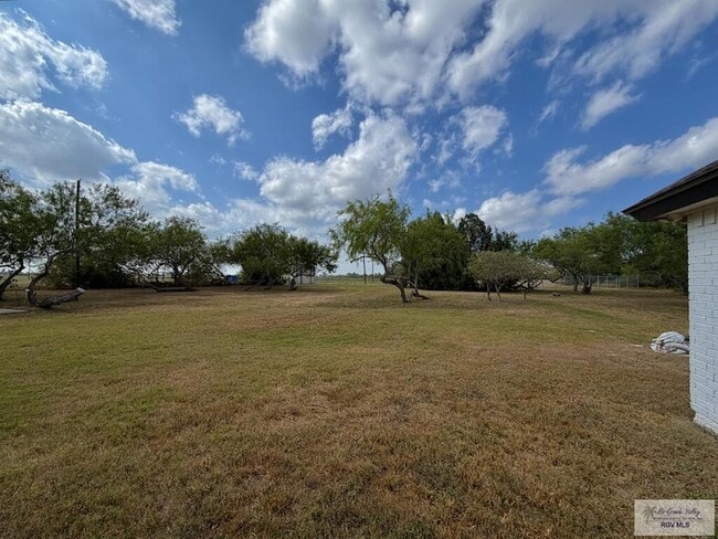 Building Photo - 35059 Anaqua Dr