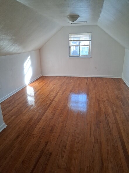 Building Photo - 1063 Pritz Ave