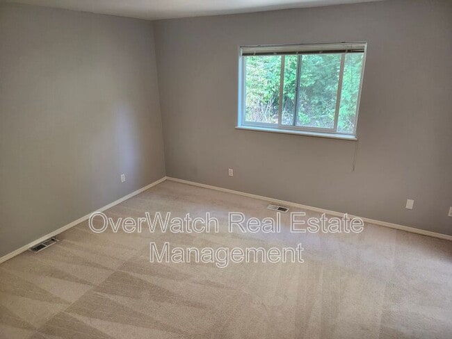 Building Photo - 4041 Lunar Dr