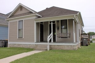 Building Photo - 320 E Cottage Grove Ave