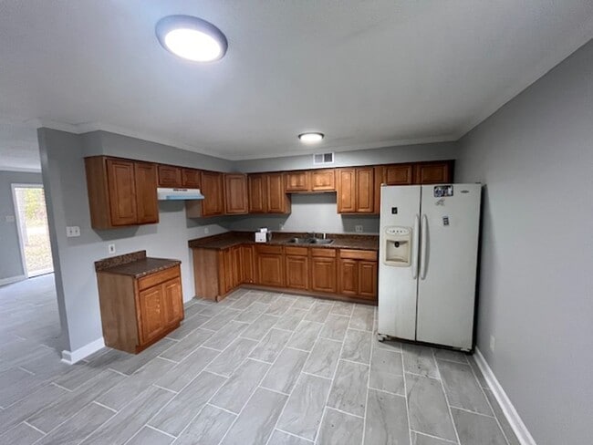 Building Photo - Waveland 3 Bedroom